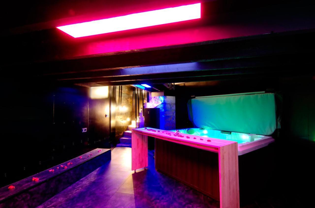 Mieuxqualhotel Jacuzzi Privatif La Retro Bordéus Exterior foto
